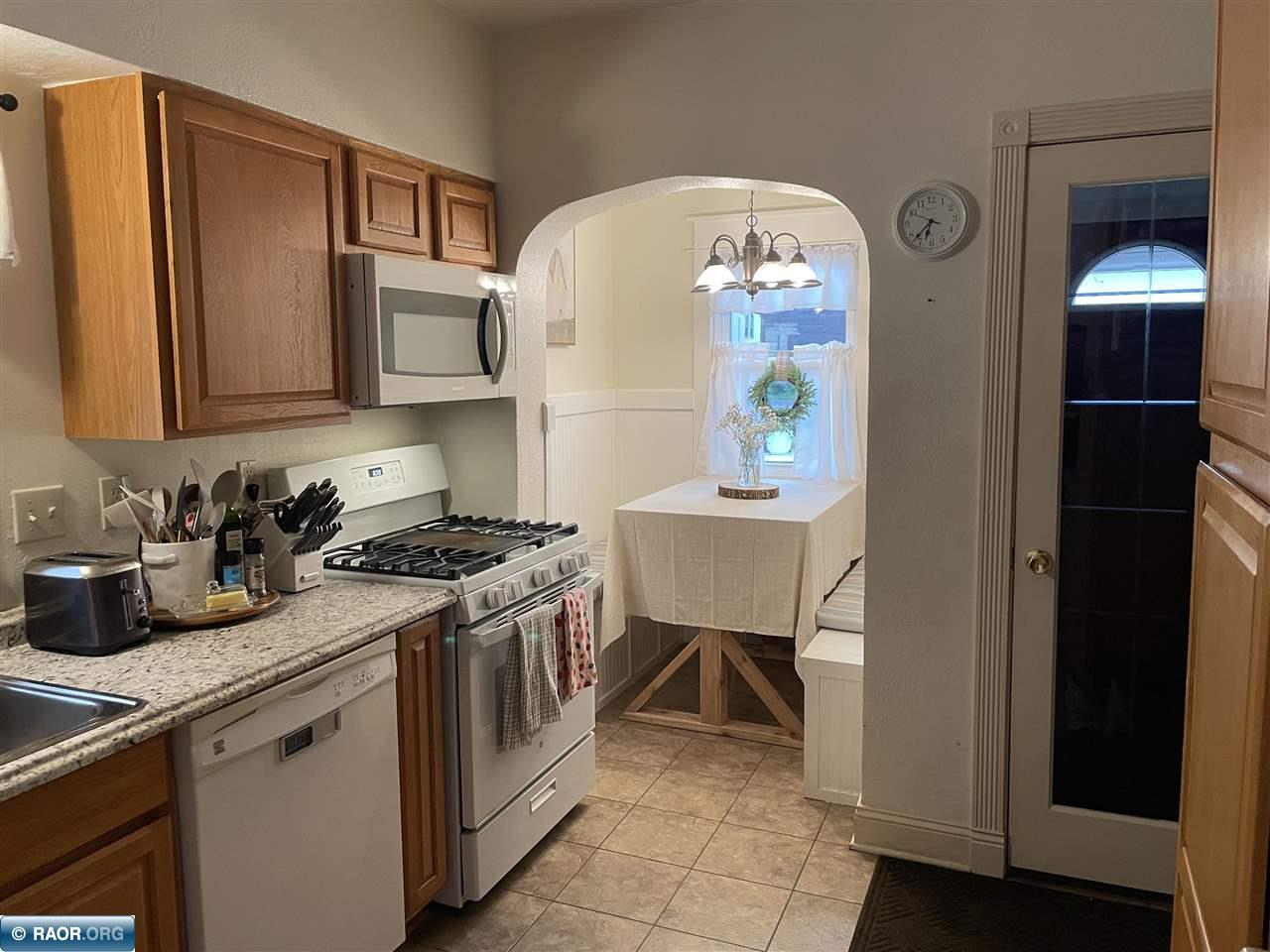322 6th Street Southwest Chisholm, MN 55719 - Photo 9 of 39
