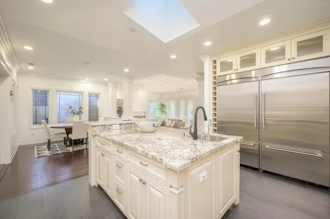 $6,488,000 | 780 South El Monte Avenue, Los Altos, CA 94022