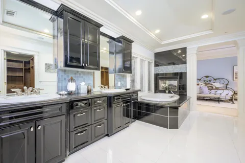 $6,488,000 | 780 South El Monte Avenue, Los Altos, CA 94022