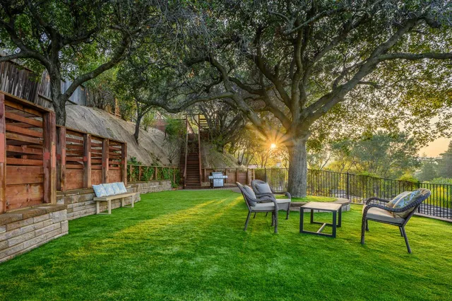 $6,488,000 | 780 South El Monte Avenue, Los Altos, CA 94022