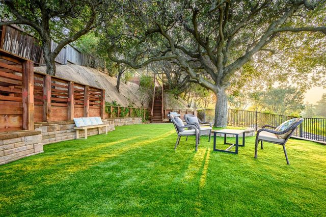 $6,488,000 | 780 South El Monte Avenue, Los Altos, CA 94022