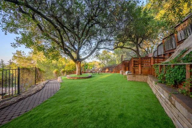 $6,488,000 | 780 South El Monte Avenue, Los Altos, CA 94022