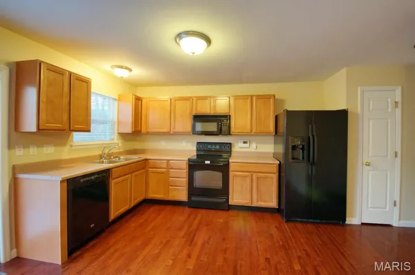 $1,900 | 208 Waterside Crossing Court, St. Peters, MO 63376