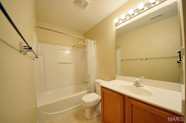 $1,900 | 208 Waterside Crossing Court, St. Peters, MO 63376