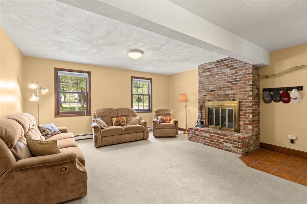 35 Willowdale Road Topsfield, MA 01983 - Photo 18 of 41 Gallery Image 18