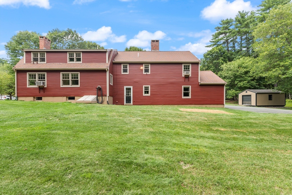 35 Willowdale Road Topsfield, MA 01983 - Photo 2 of 41 Gallery Image 2