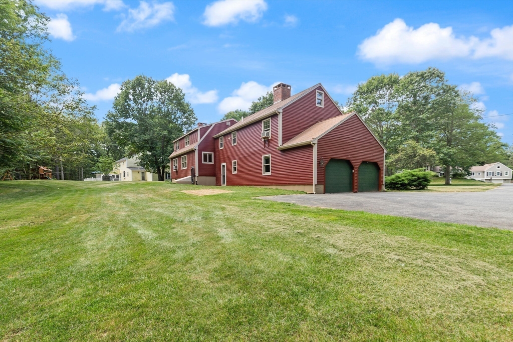 35 Willowdale Road Topsfield, MA 01983 - Photo 3 of 41 Gallery Image 3