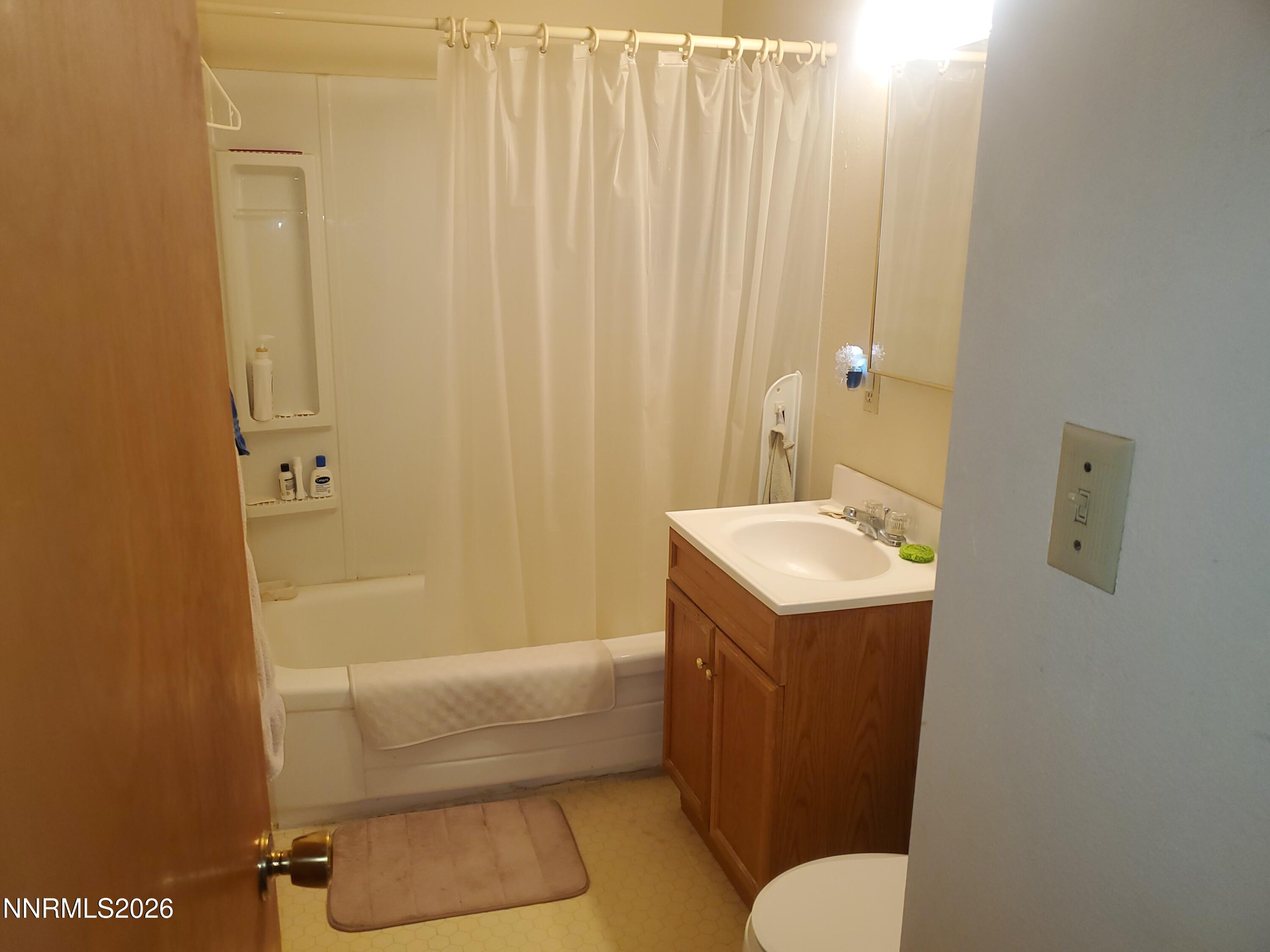 104 West 3rd Street Hawthorne, NV 89415 - Photo 9 of 17 104 3rd guest bathroom