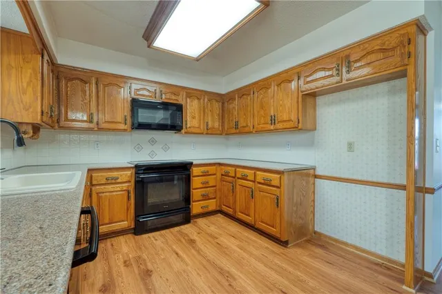 $425,000 | 12201 Carter Street, Overland Park, KS 66213