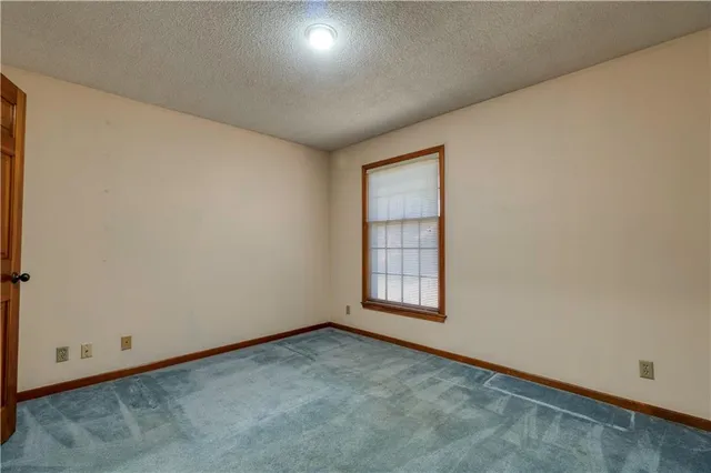 $425,000 | 12201 Carter Street, Overland Park, KS 66213