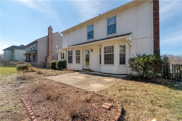 $425,000 | 12201 Carter Street, Overland Park, KS 66213