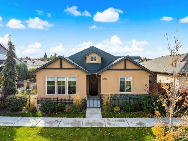 $499,900 | 3318 North Park Crossing Avenue, Meridian, ID 83646