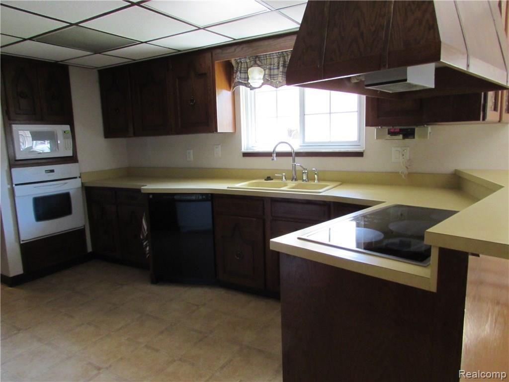 15325 Reeck Road Southgate, MI 48195 - Photo 14 of 34 IMG_1255.JPG