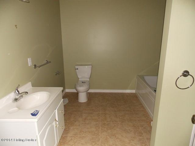 8044 Perryville Road Springfield, KY 40069 - Photo 4 of 15 Bathroom