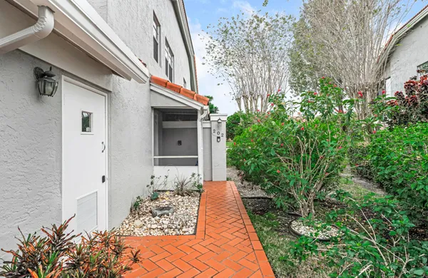 $314,000 | 7023 Summer Tree Drive, Unit 202, Boynton Beach, FL 33437