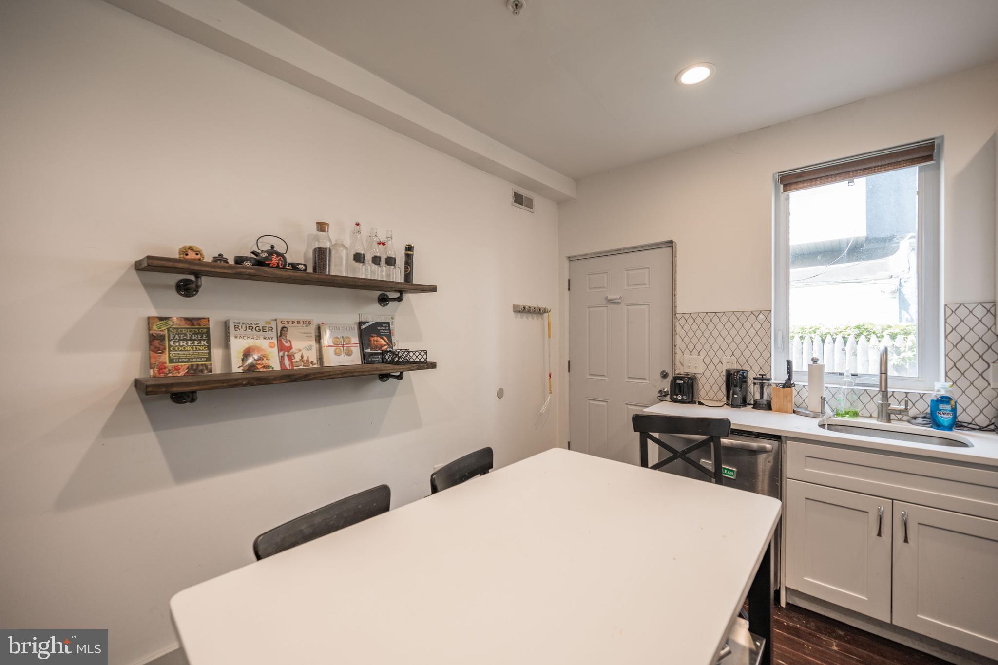 1770 Waterloo Street Philadelphia, PA 19122 - Photo 7 of 27