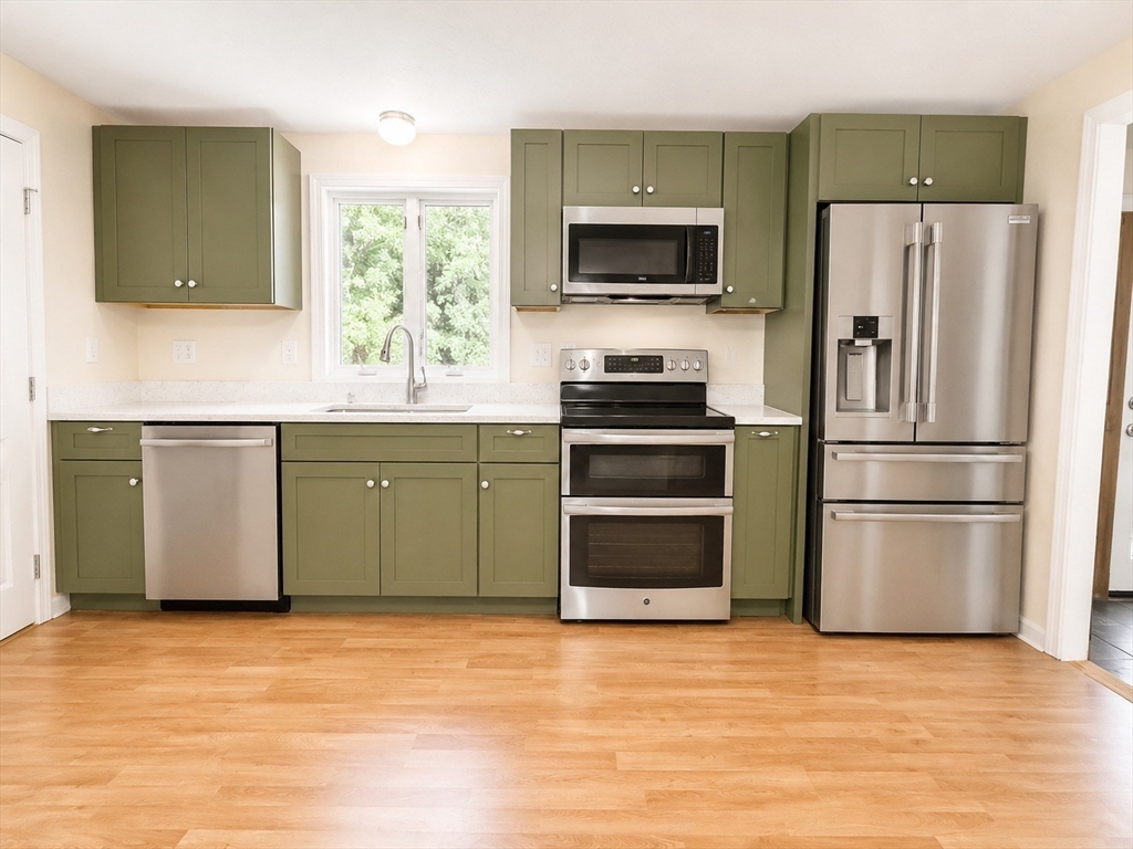 20 Pinecrest Road, Unit 20 Uxbridge, MA 01569 - Photo 6 of 26