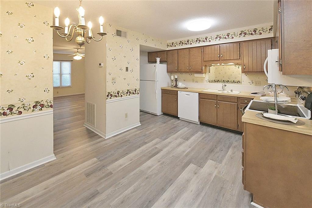 908 South Ridge Court, Unit 128 Winston-Salem, NC 27107 - Photo 12 of 24 Kitchen