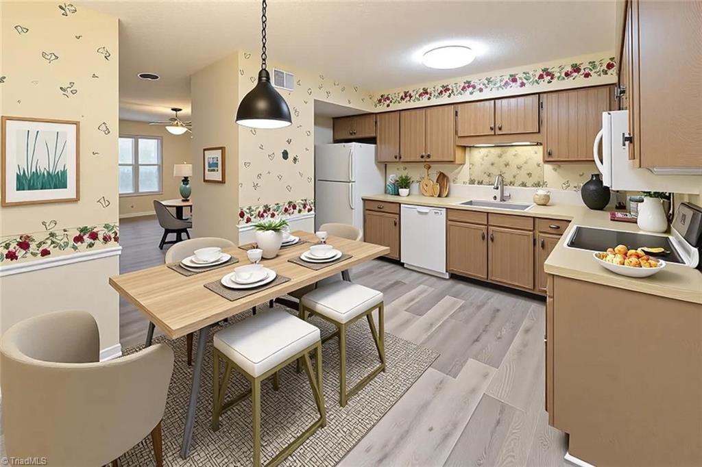 908 South Ridge Court, Unit 128 Winston-Salem, NC 27107 - Photo 13 of 24 Kitchen - VIRTUAL STAGING