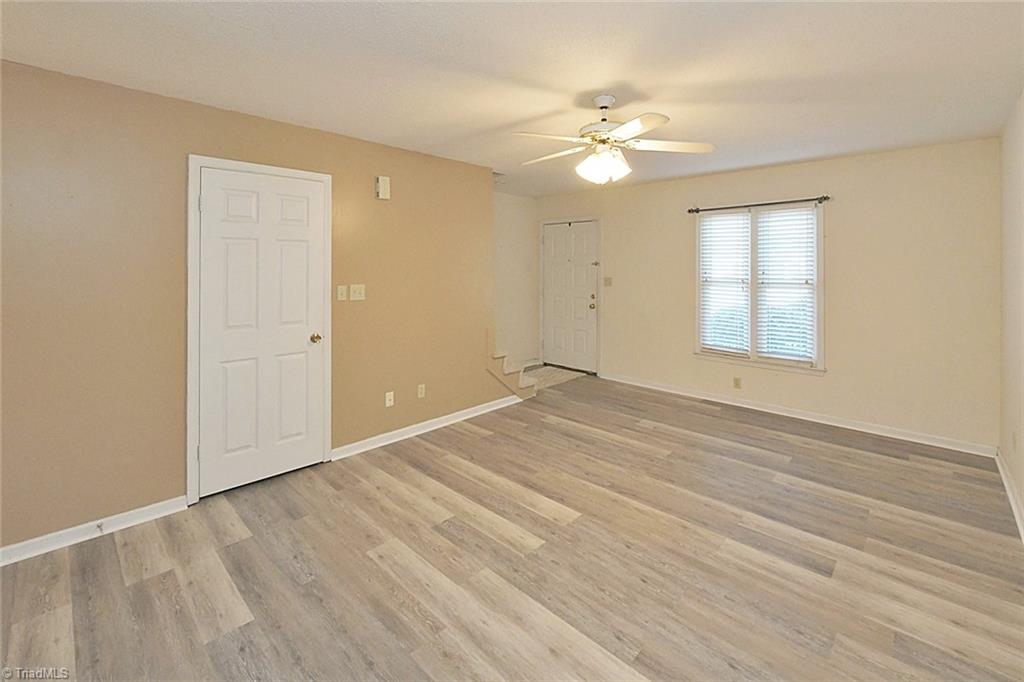 908 South Ridge Court, Unit 128 Winston-Salem, NC 27107 - Photo 6 of 24 Living Room