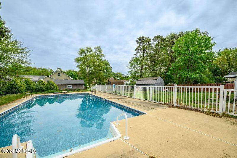 23 Pepperridge Road Howell, NJ 07731 - Photo 21 of 27 dNC6GFGf