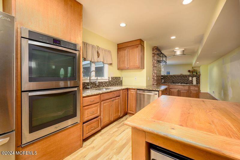 23 Pepperridge Road Howell, NJ 07731 - Photo 4 of 27 hrylZf2t