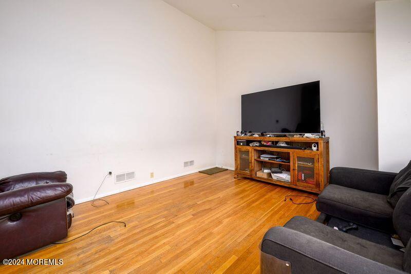 23 Pepperridge Road Howell, NJ 07731 - Photo 9 of 27 gE28MUBO