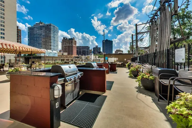 $299,000 | 655 West Irving Park Road, Unit 4212, Chicago, IL 60613