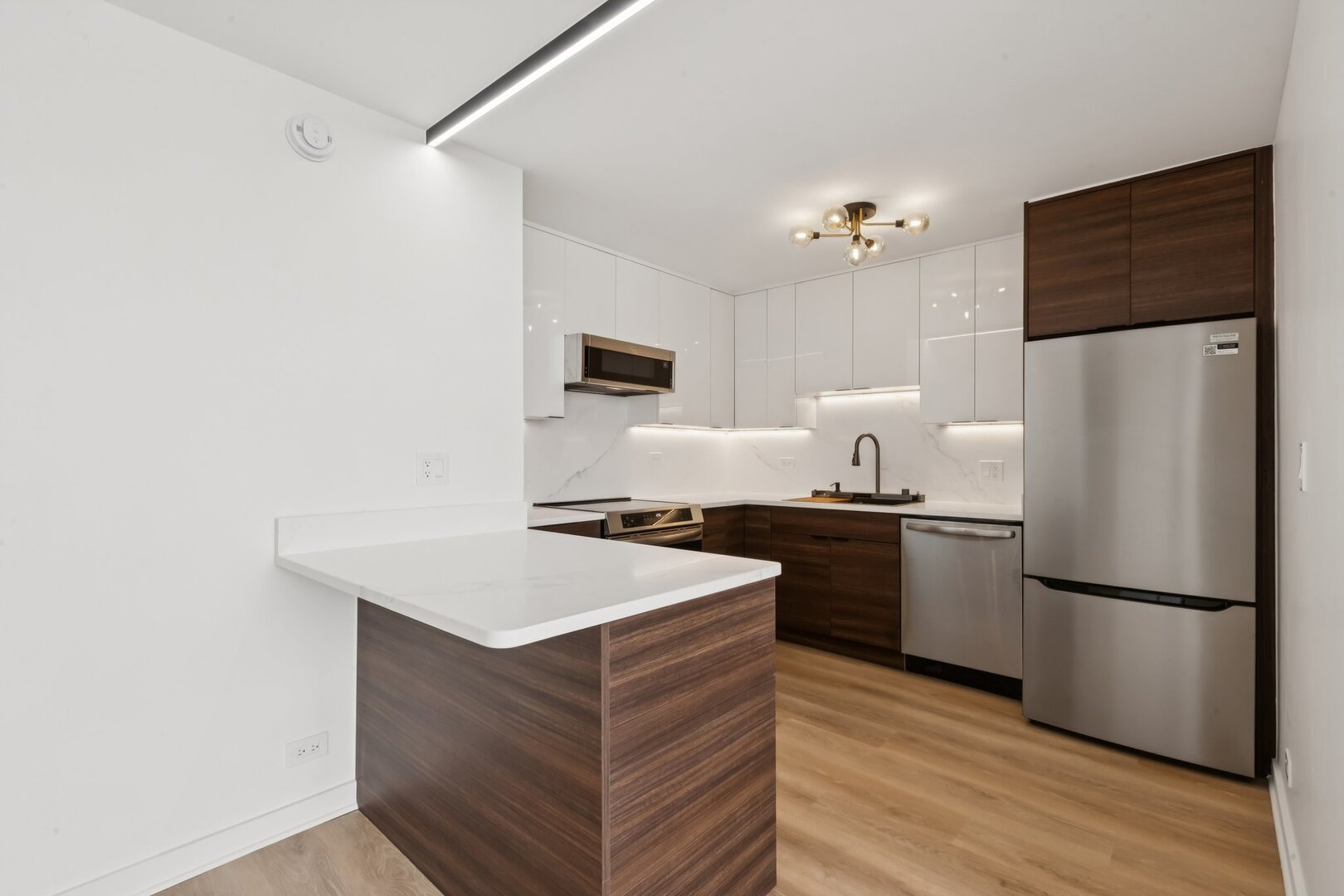 655 West Irving Park Road, Unit 4212 Chicago, IL 60613 - Photo 4 of 36