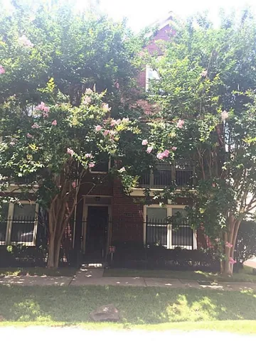 $2,699 | 4100 Blossom Street, Houston, TX 77007