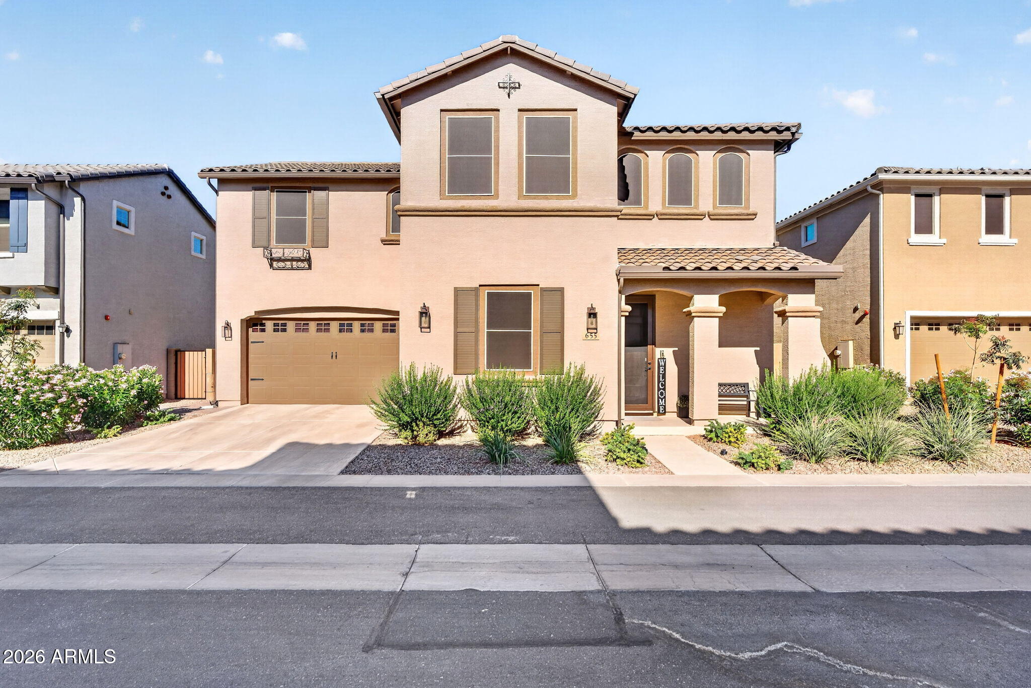 655 South Longspur Lane Gilbert, AZ 85296 - Photo 9 of 56 1-web-or-mls-001655 S Longspur Ln