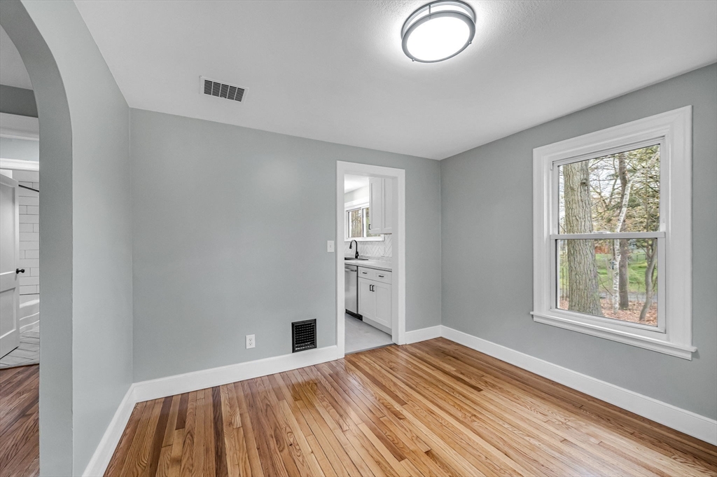 256 Morton Street West Springfield, MA 01089 - Photo 14 of 36