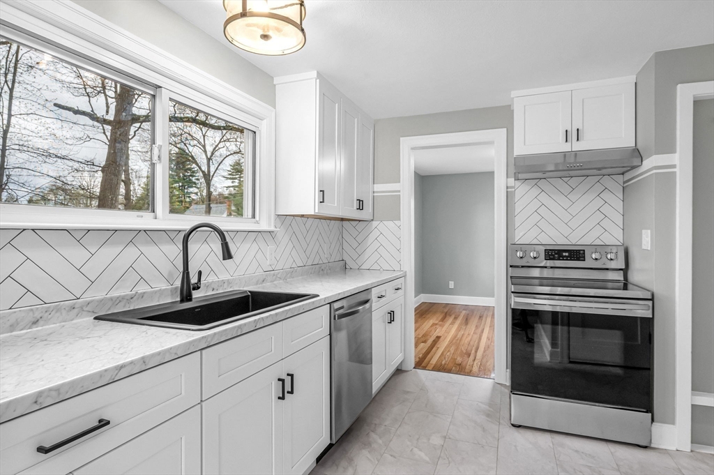 256 Morton Street West Springfield, MA 01089 - Photo 17 of 36