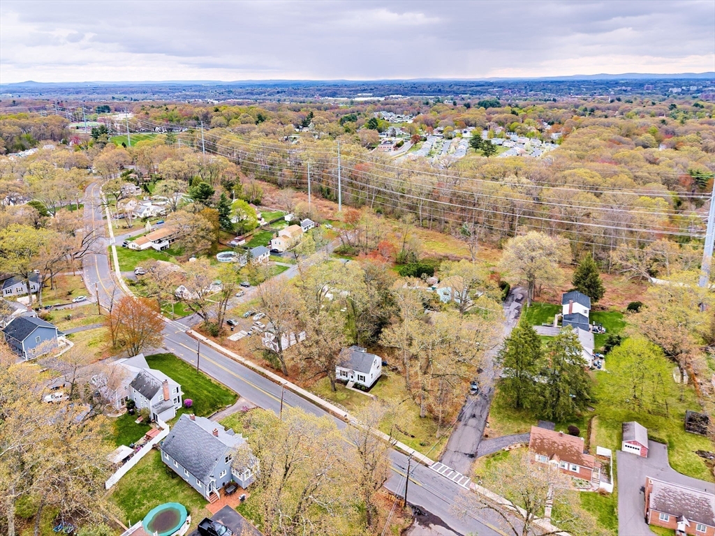 256 Morton Street West Springfield, MA 01089 - Photo 4 of 36