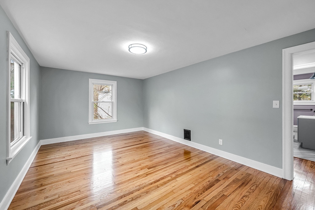 256 Morton Street West Springfield, MA 01089 - Photo 8 of 36