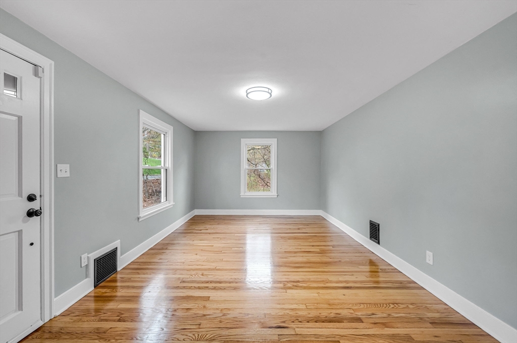 256 Morton Street West Springfield, MA 01089 - Photo 9 of 36