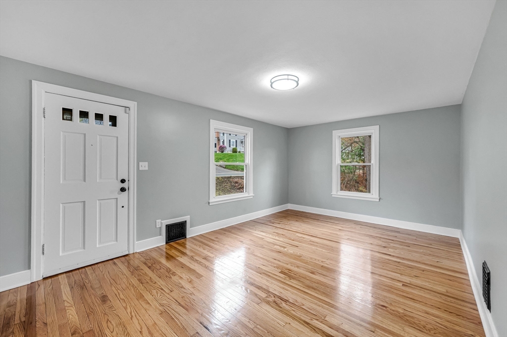 256 Morton Street West Springfield, MA 01089 - Photo 10 of 36