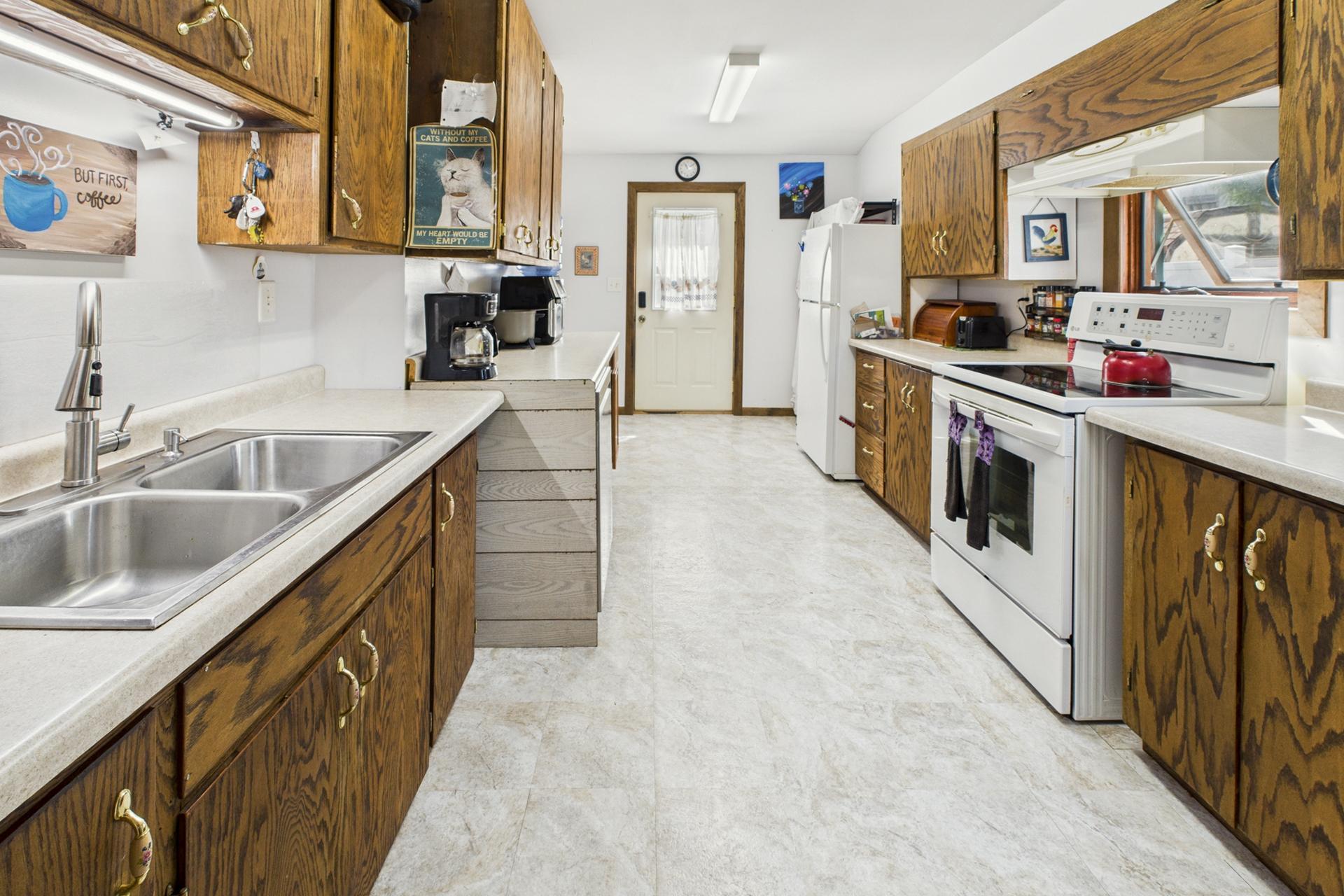 108 Central Avenue Bertha, MN 56437 - Photo 5 of 34