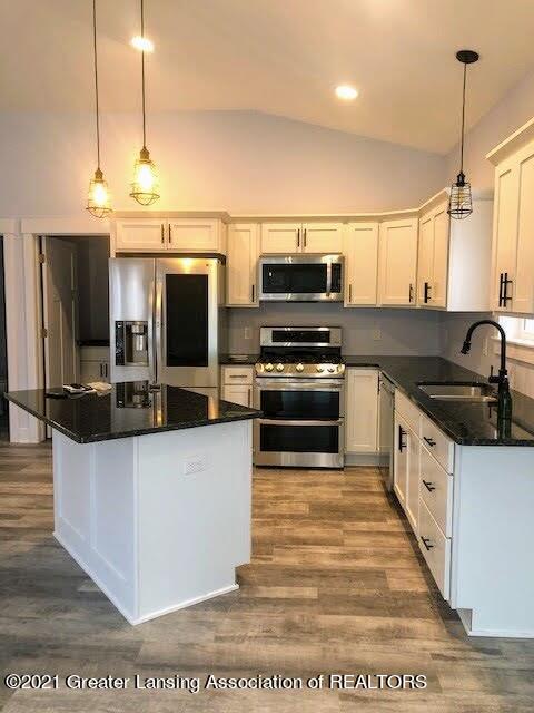 13485 Warner Road Perry, MI 48872 - Photo 5 of 15 9