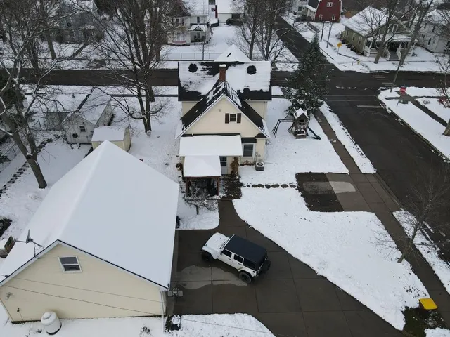 $259,900 | 605 Riverside Drive, Portland, MI 48875