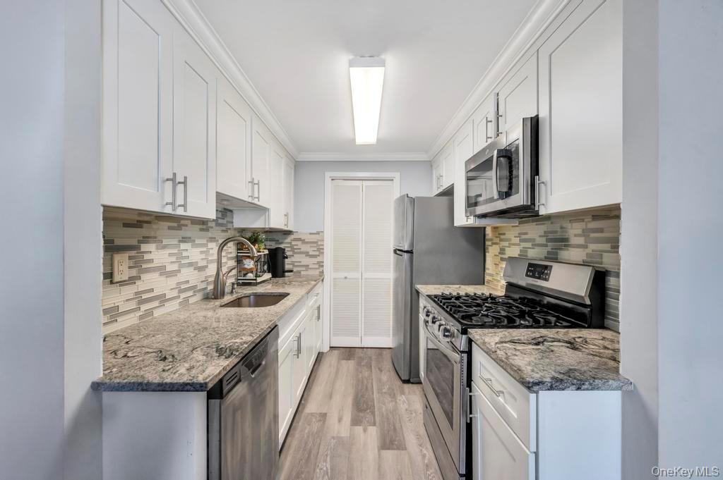 754 Blue Ridge Drive Medford, NY 11763 - Photo 13 of 47