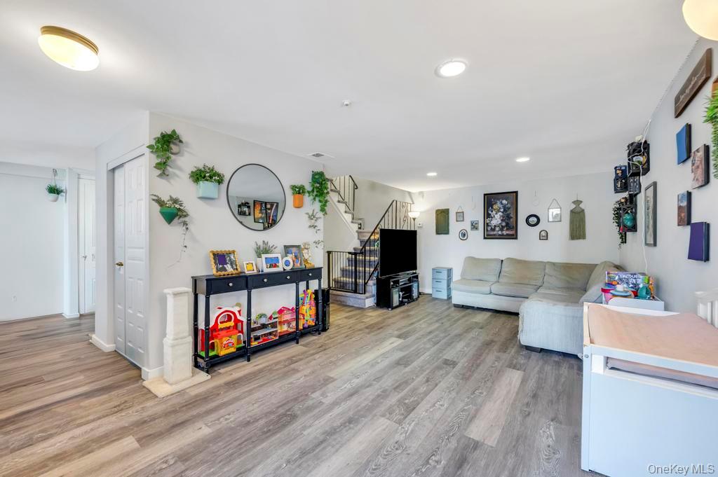 754 Blue Ridge Drive Medford, NY 11763 - Photo 8 of 47