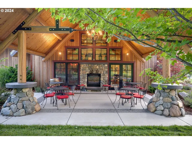 $8,500,000 | 11777 Highway 238, Jacksonville, OR 97530