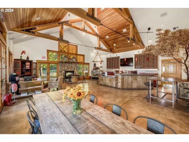 $8,500,000 | 11777 Highway 238, Jacksonville, OR 97530