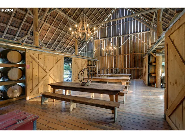 $8,500,000 | 11777 Highway 238, Jacksonville, OR 97530