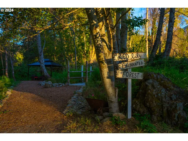 $8,500,000 | 11777 Highway 238, Jacksonville, OR 97530