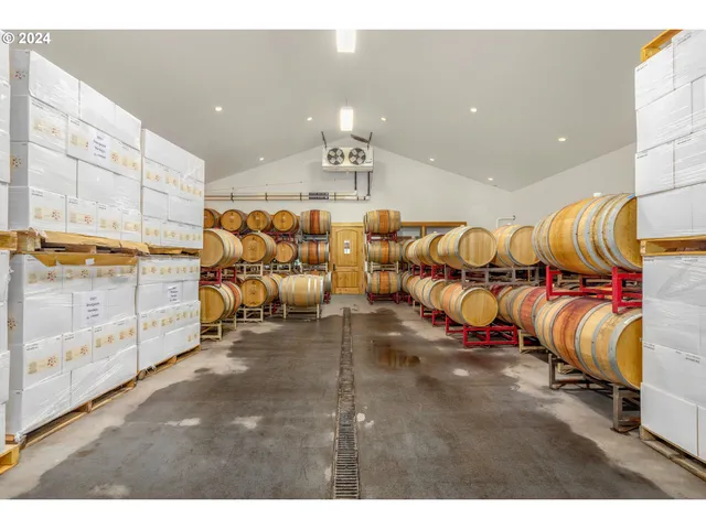 $8,500,000 | 11777 Highway 238, Jacksonville, OR 97530