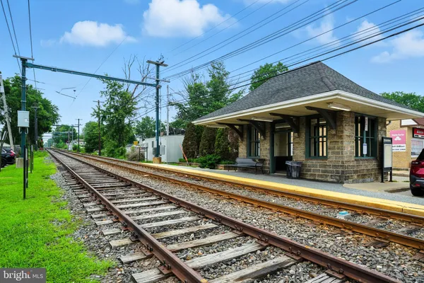 $594,900 | 364 South Rolling Road, Springfield, PA 19064