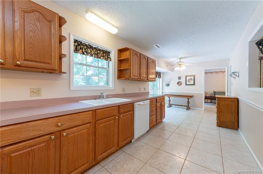 129 Thousand Oaks Road Indian Land, SC 29707 - Photo 19 of 37 Gallery Image 19