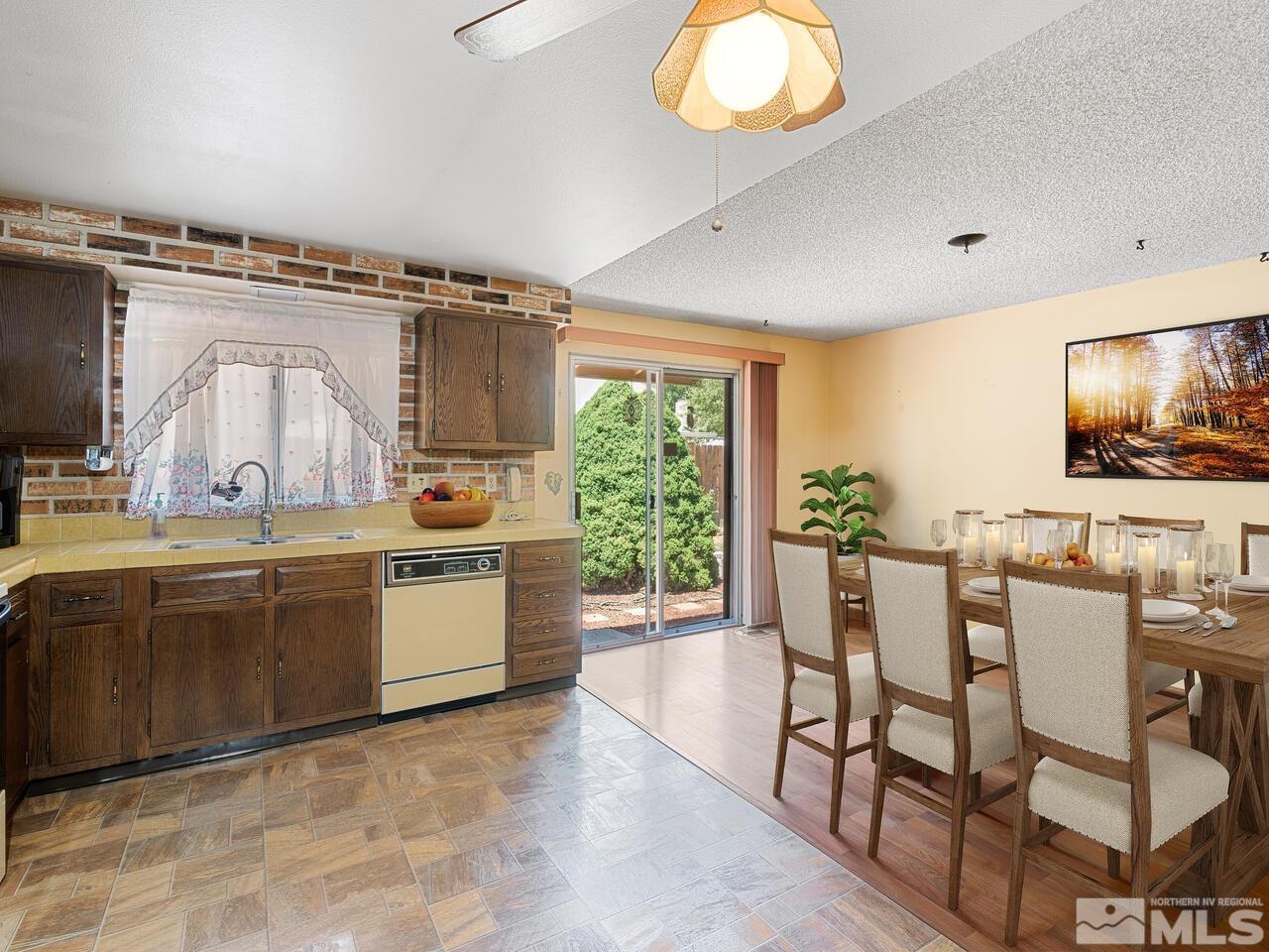 4275 Primavera Avenue Reno, NV 89502 - Photo 10 of 22 Photo 10